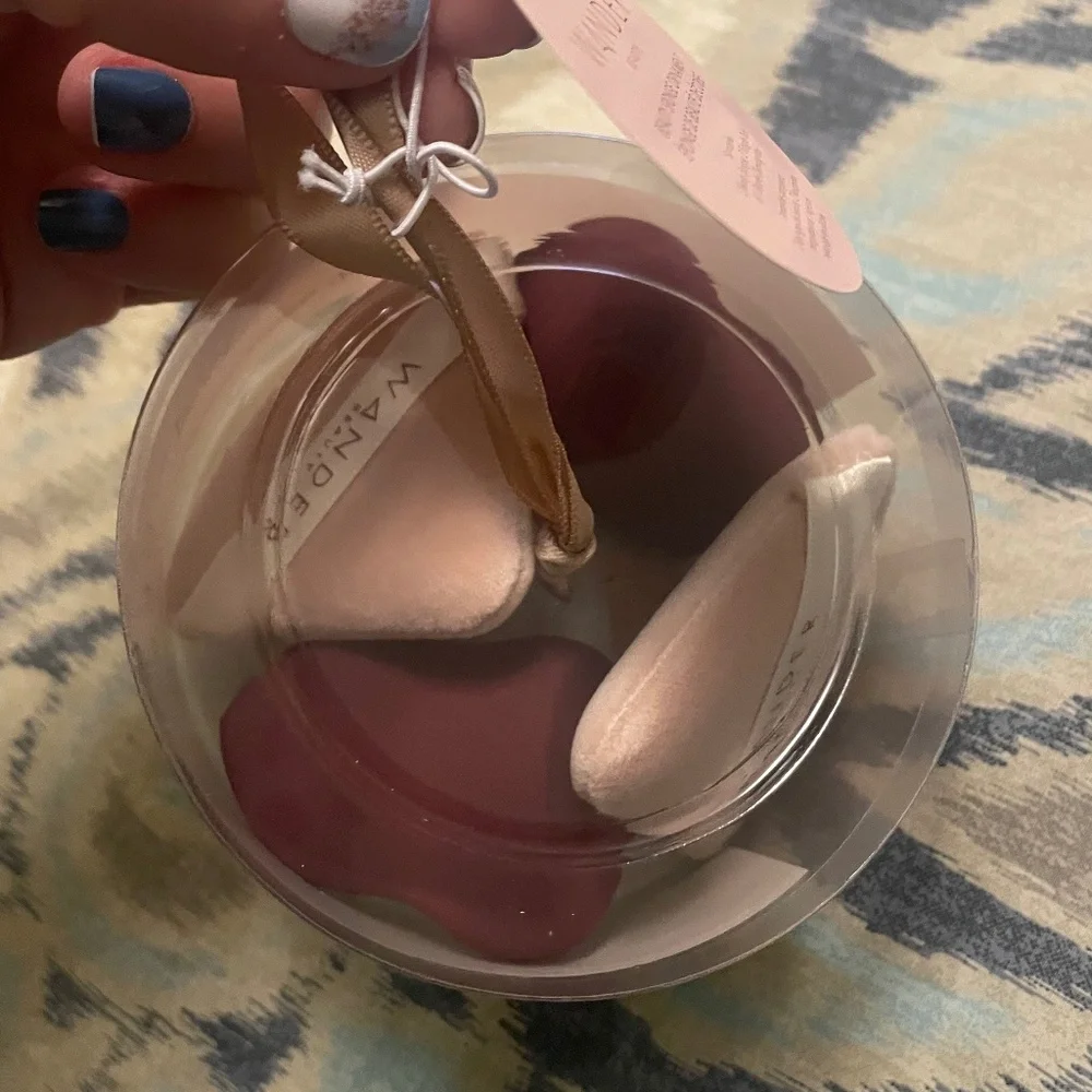 🆕 🎉HP🎉 Good To Go Beauty Sponge Ornament by Wander Beauty